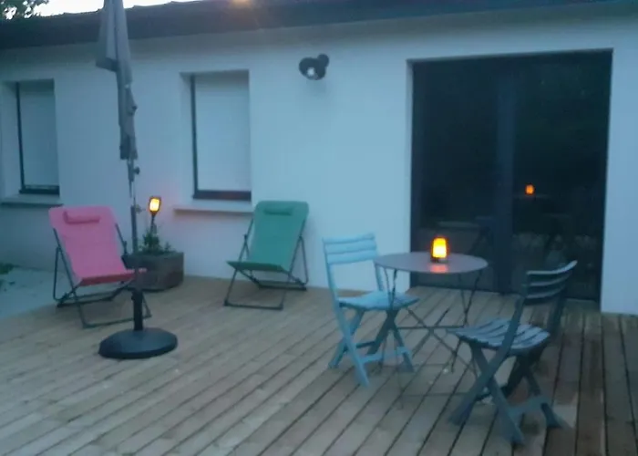 Petite Maison Ensoleillee A 10 Minutes Du Port De Vannes